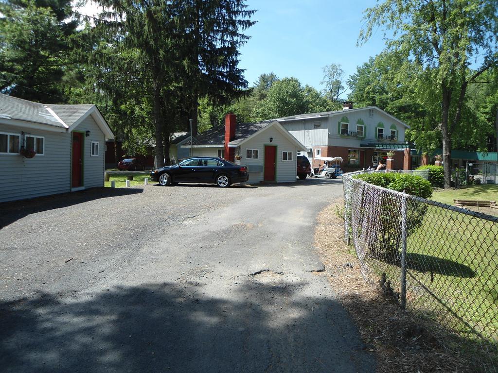Flower Field Inn And Cottages Stroudsburg Exteriör bild