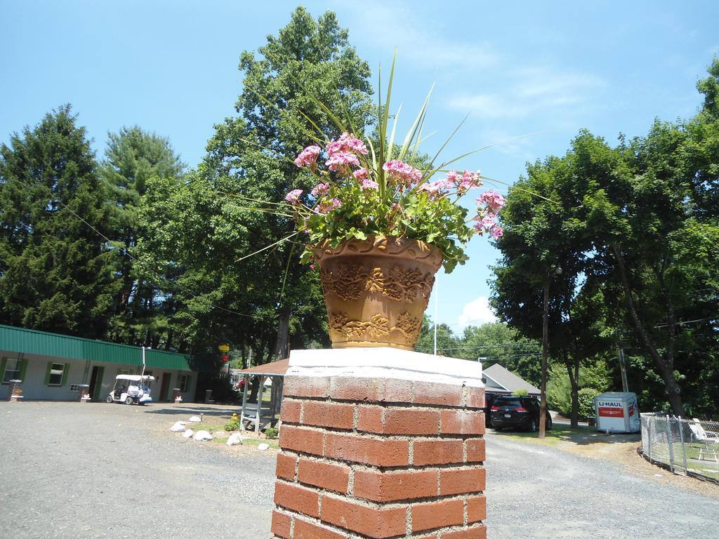 Flower Field Inn And Cottages Stroudsburg Exteriör bild